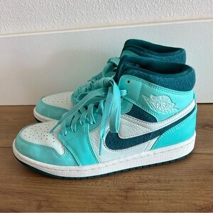 Like New with Box Nike Air Jordan Teal and White